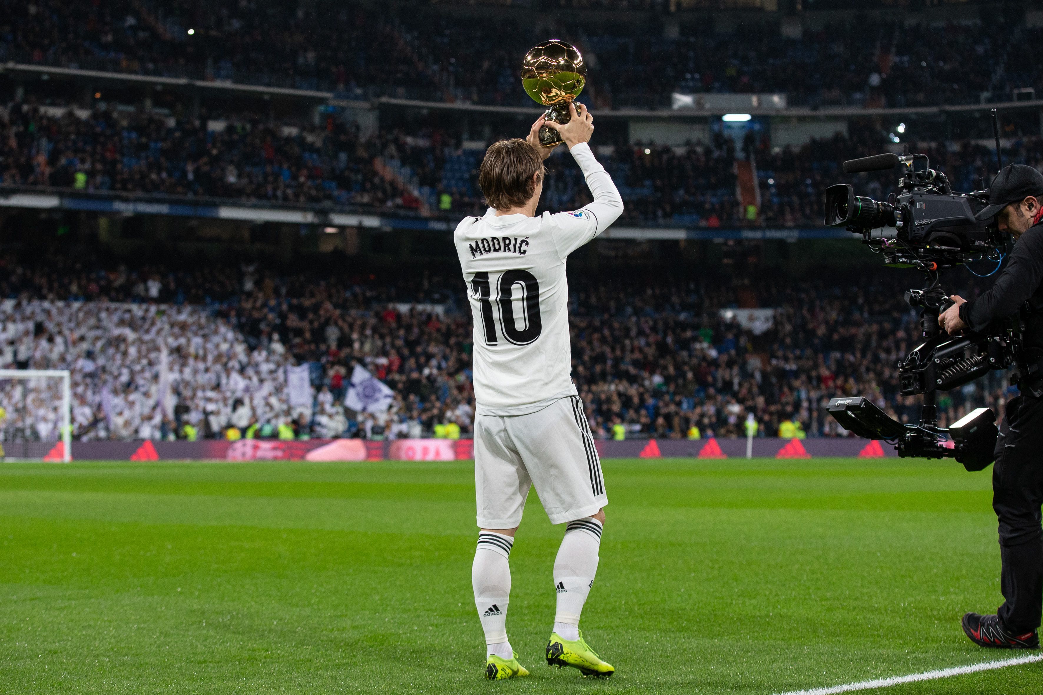 从三分倒数变神射大队！休赛期最稳补强？冷面杀手改写格局