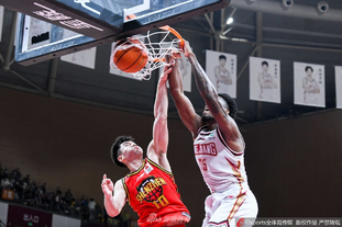 NBA交易市场动态：快船完成外援签约,