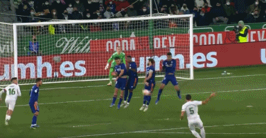 意大利对北爱尔兰交手7胜3平1负，1958年世预赛曾被对方淘汰